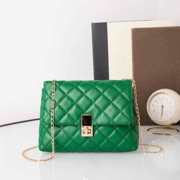 Handbags - ⚠️Clearance Green Quilted Square Crossbody Bag
